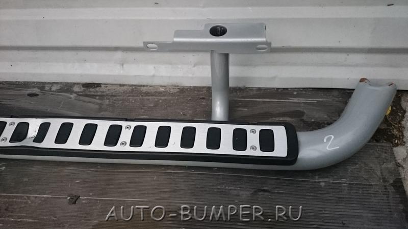Land Rover Defender 2003- Порог (подножка) LR008375