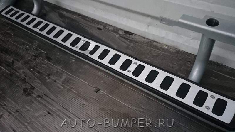 Land Rover Defender 2003- Порог (подножка) LR008375