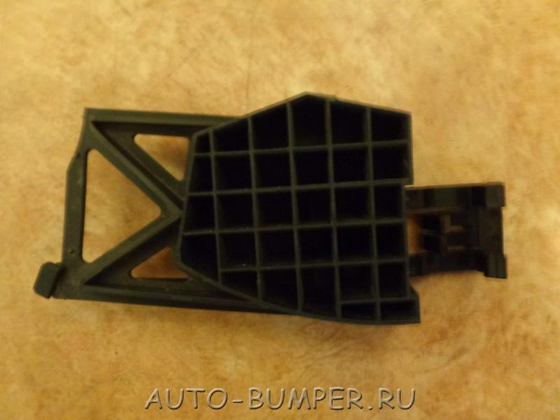 Ford Focus 3 2011 - Крепеж стеклоподъёмника перед правой двери 1716801 BM51A211B14AE
