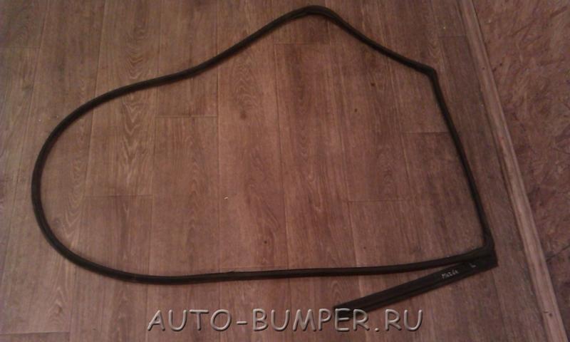Mazda 3 BL 2009- Уплотнитель двери задней левой
