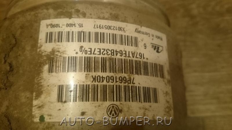 Volkswagen Touareg 2011- Пневмобалон передний правый 7P6616040K
