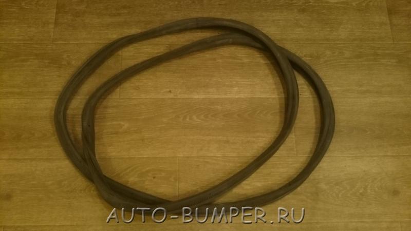 Volkswagen Golf 2005-2013 Уплотнитель крышки багажника 1K6827705B9B9