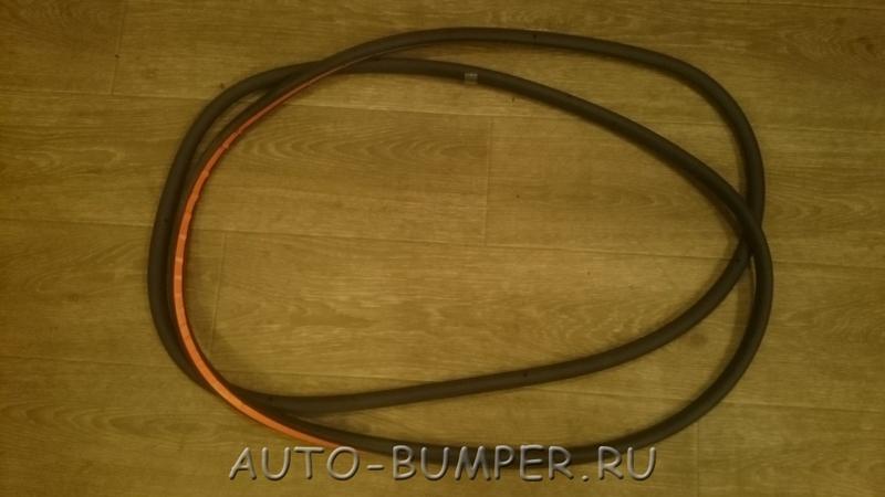 Volkswagen Touran 2006- Уплотнитель двери передней левой 1T0837701C9B9