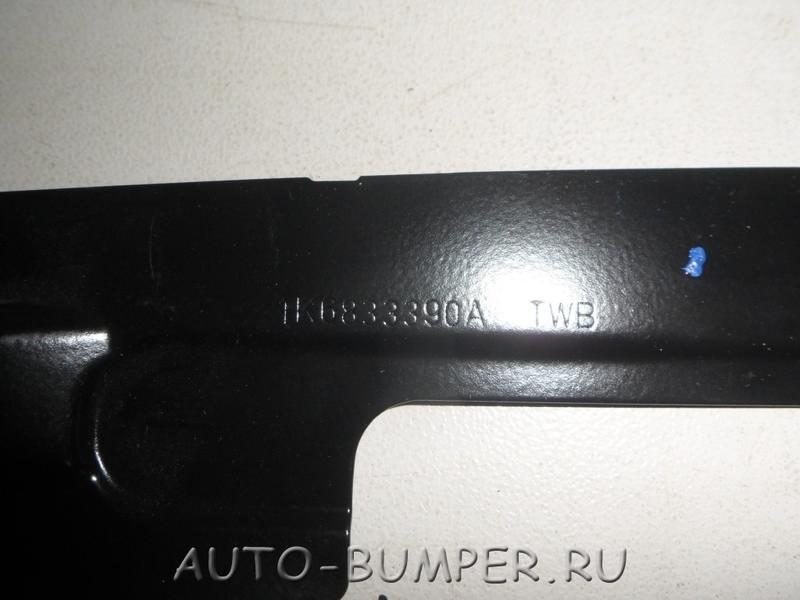 Volkswagen Golf Jetta 2004- Планка держатель задняя левая дверь 1K6833390A