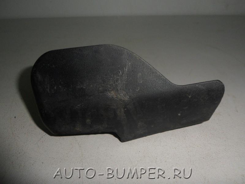 VW Passat B5 1999- Накладка кронштейна капота левая 3B0823629A 3B0823629AB41