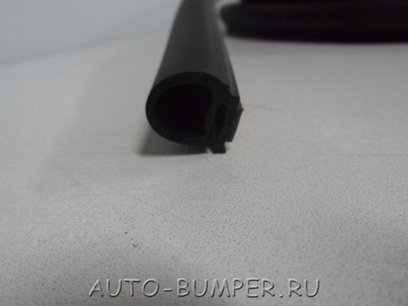Volkswagen Golf 2005- Уплотнитель двери передней левой 1K4837701E9B9