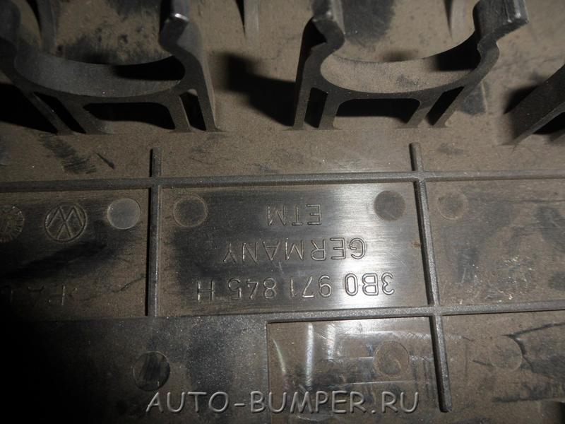 VW Passat Skoda Superb 2003- Кронштейн крепления жгута проводов 3B0971845H