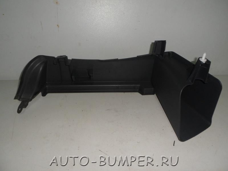 Volkswagen Polo 2002- Держатель задней полки правый 6Q6867762N