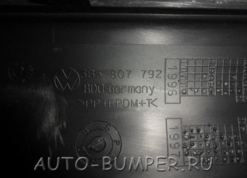 Volkswagen Passat 1998- Молдинг заднего бампера правый 3B5807792