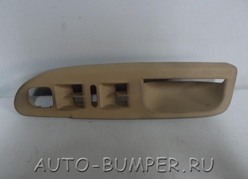 Volkswagen Passat 2006- Накладка ручки двери левая 3C18671717R3