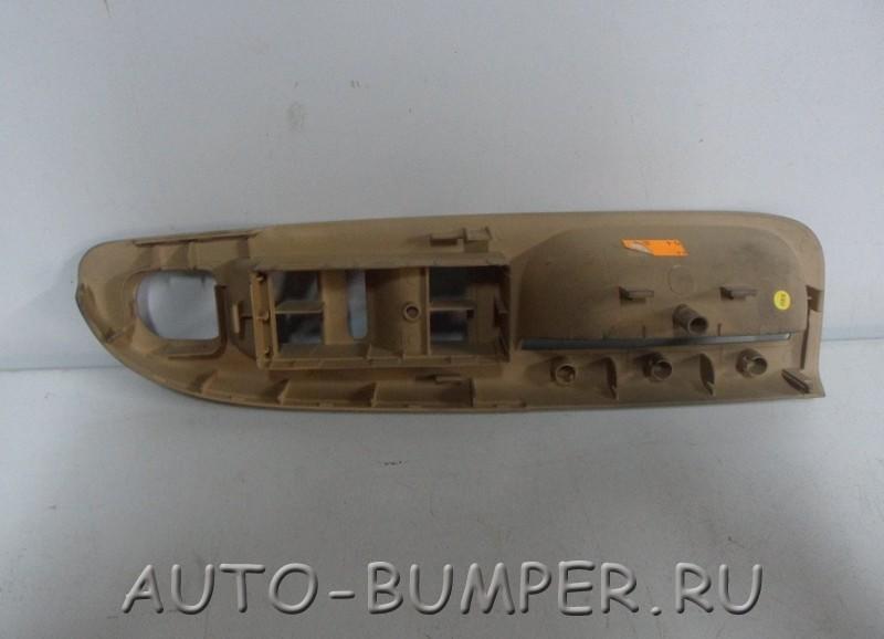 Volkswagen Passat 2006- Накладка ручки двери левая 3C18671717R3