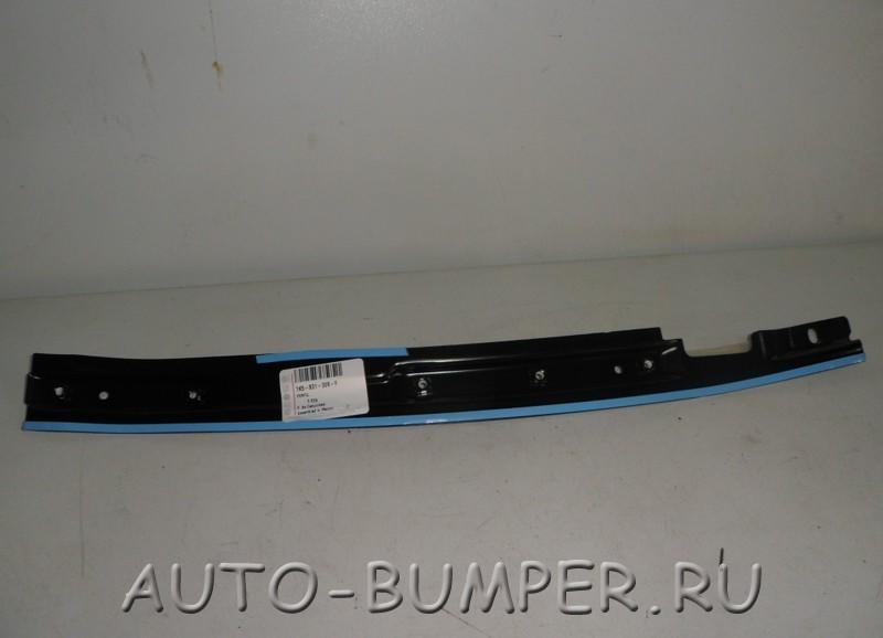 Volkswagen Jetta 2005- Планка-держатель стекла двери передней левой 1K5831308F