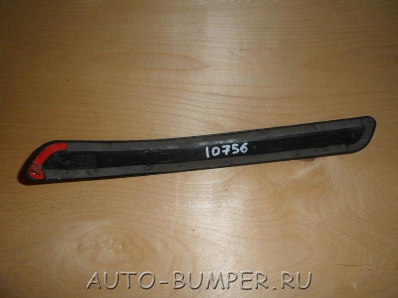 Toyota Yaris 1999- Молдинг переднего бампера, правый PZ415-B9520-03 PZ415B952003