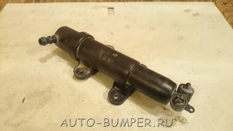 Skoda Superb 2008- Форсунка омывателя фары левая 3U0955979