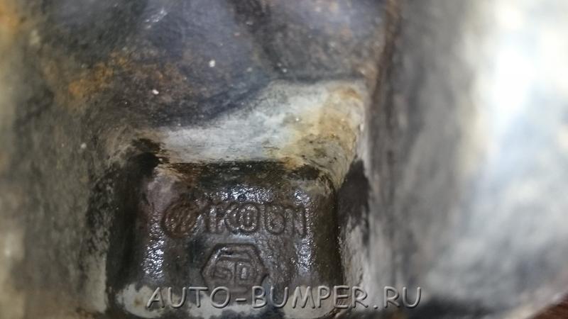 Volkswagen Skoda Кулак поворотный левый 1K0407255AA