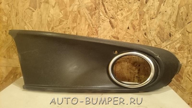 Volkswagen Polo Седан 2011- Вставка ПТФ правая 6RU853666B