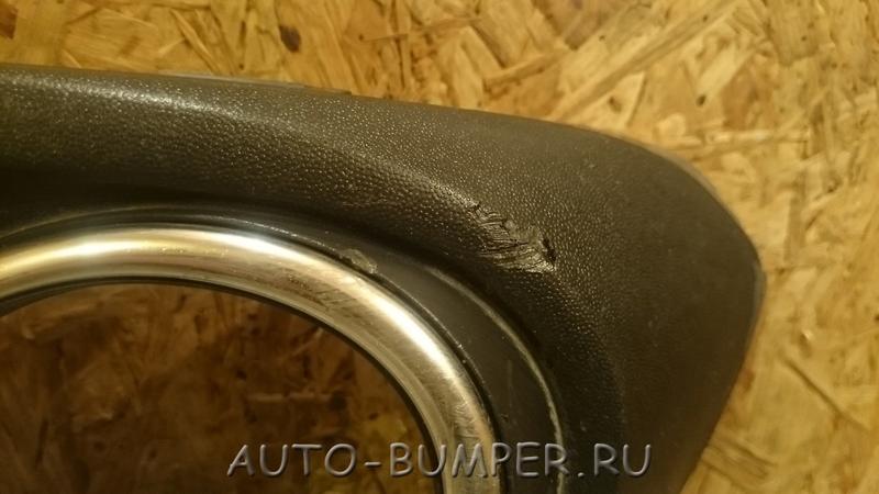 Volkswagen Polo Седан 2011- Вставка ПТФ правая 6RU853666B