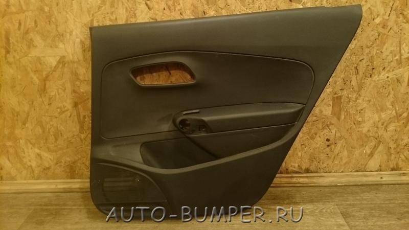Volkswagen Polo Седан 2011- Обшивка двери задней правой 6RU867212C82V