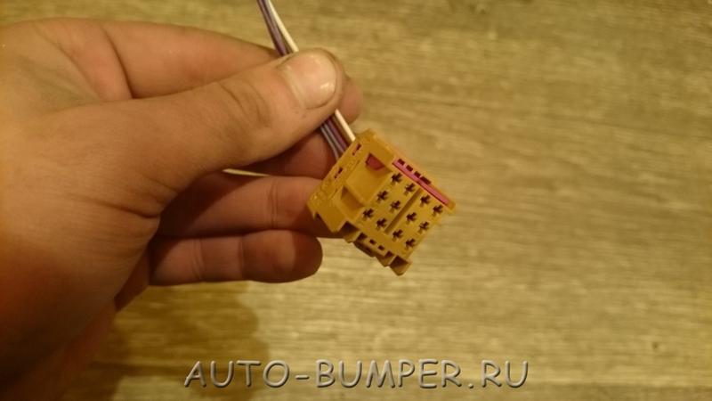 Volkswagen Transporter 2010- Кронштейн зеркала правого 7E1857502GKC9X