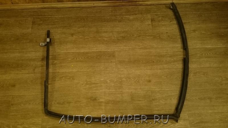 Nissan Almera N16 2000- Уплотнитель двери передней правой