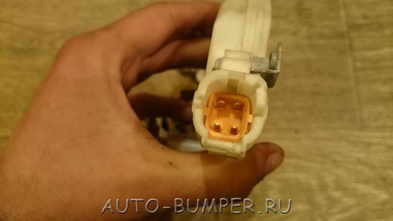 Nissan Almera N16 2000- Замок двери передней правой 7788031120 80552-95F0B