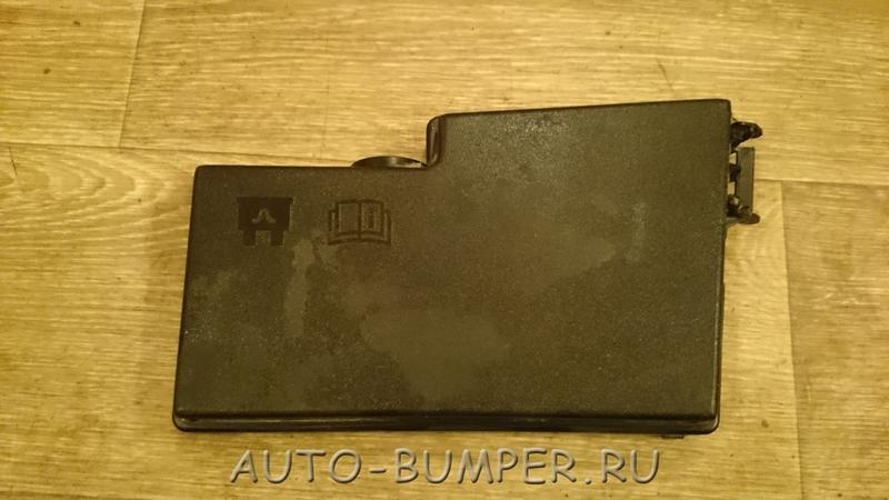 Ford  Focus 3 2011- Крышка блока предохранителей AV6T14A076AB 1695809