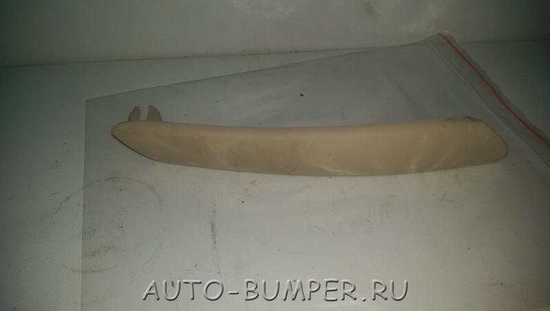 Volkswagen Passat 1998- Декоративная накладка дверной ручки левая 3B4867371R48