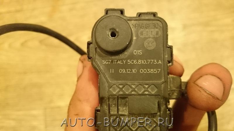 Volkswagen Skoda Привод крышки топливного бака 5C6810773A