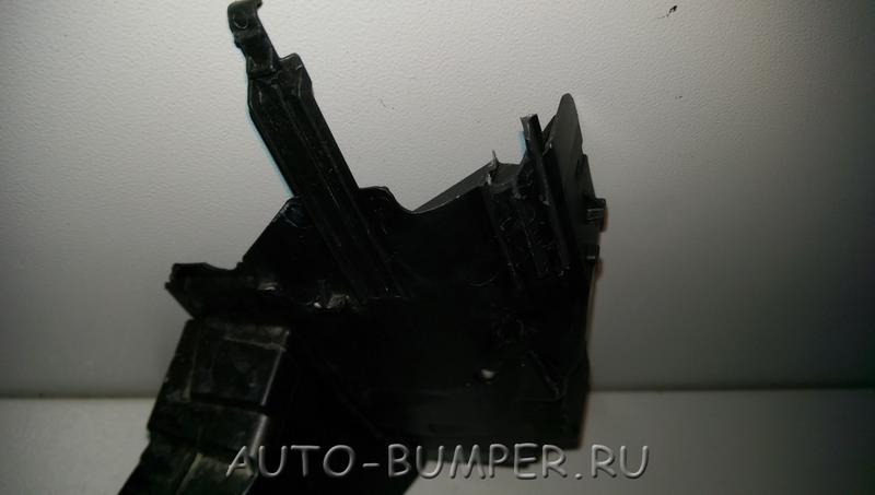 Range Rover 2013-,  Sport 2014- Крышка защелки замка, правая нижняя LR058118