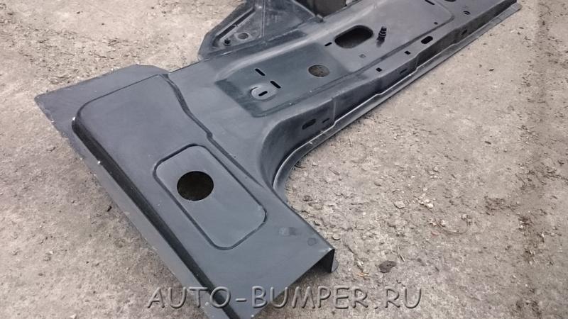 Volkswagen Touareg 2003- Усилитель брызговика, правый передний  7L0805192H