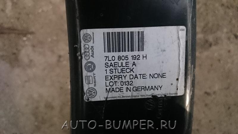 Volkswagen Touareg 2003- Усилитель брызговика, правый передний  7L0805192H