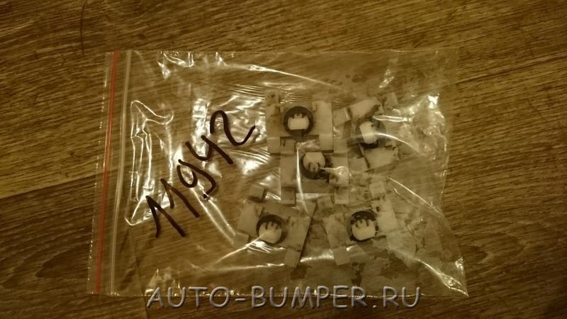 Range Rover L322 2002- Молдинг двери передней правой нижний 8263896 LR006221