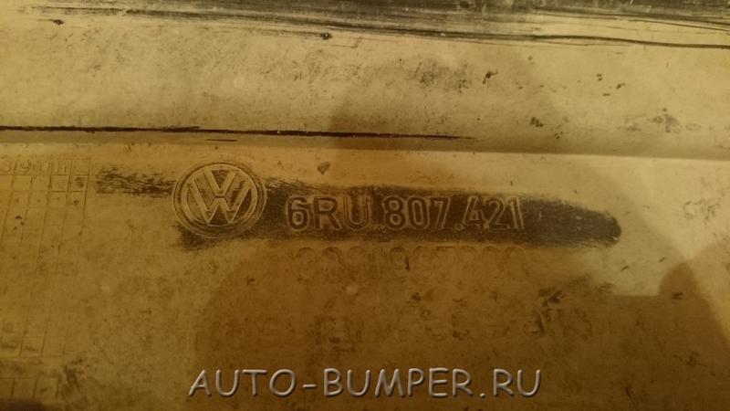 Volkswagen Polo Седан 2010- Бампер задний  6RU807421BGRU