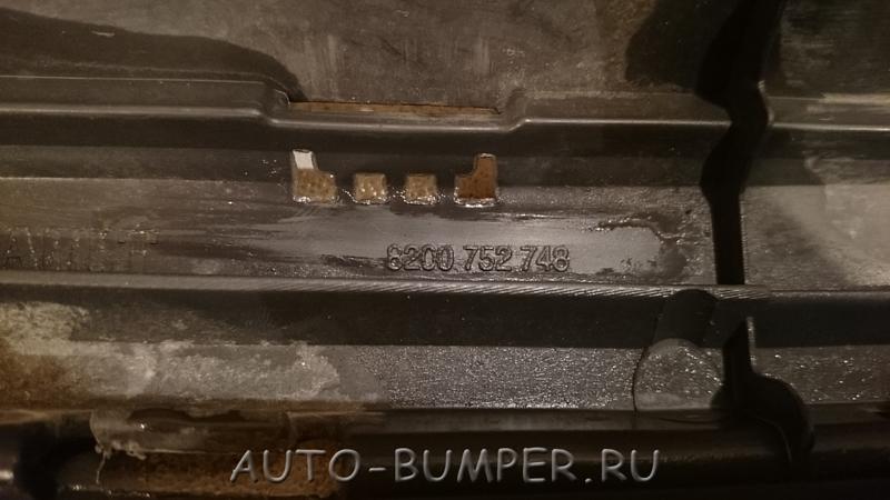 Renault Logan 2010- Решетка радиатора 8200752748