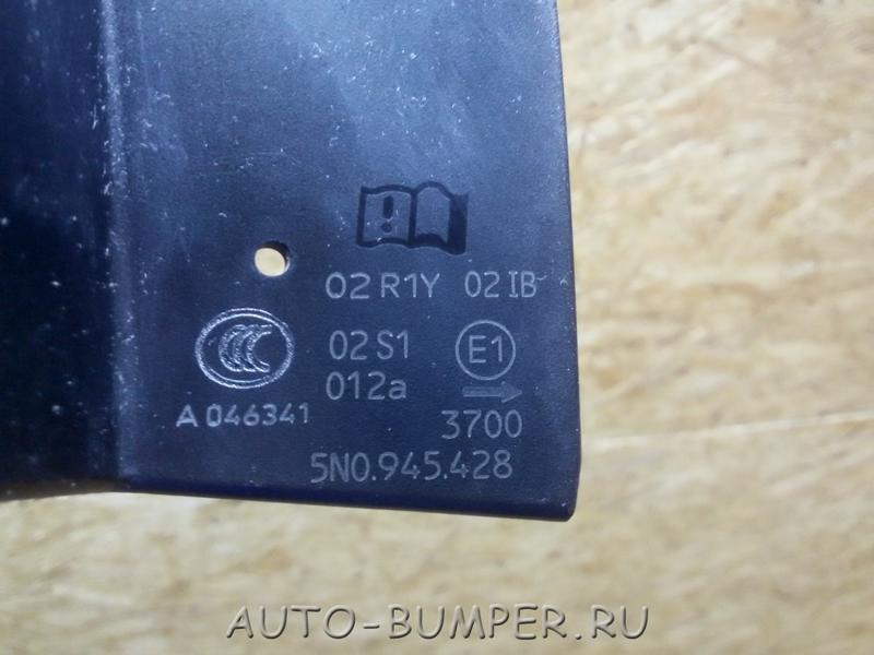 Volkswagen Tiguan 2012-  Накладка фонаря правого 5N0945428