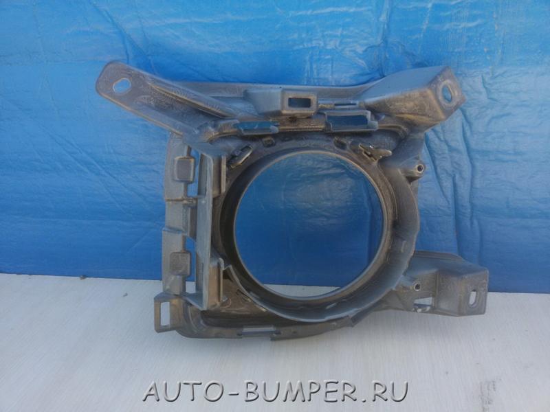 Toyota Land Cruiser 200 2012- Решетка ПТФ правая 5203060090