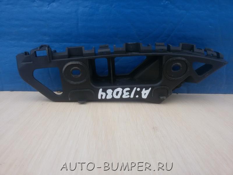 VW Caddy 2011- Кронштейн правый переднего бампера 2K5807184