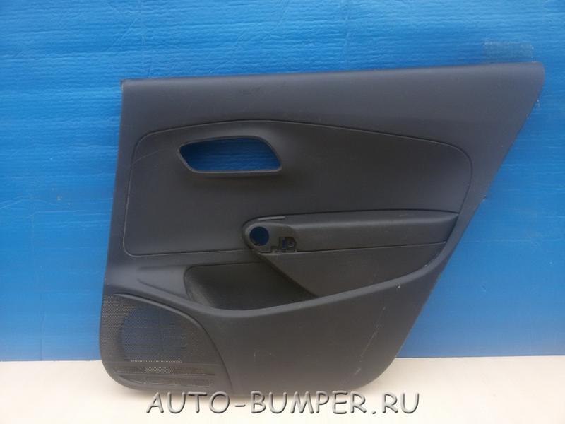 Volkswagen Polo Седан 2010- Обшивка двери задней правой 6RU867212