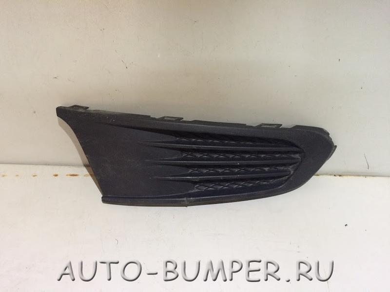 VW Polo 2011- Решетка ПТФ правая  6RU853666C