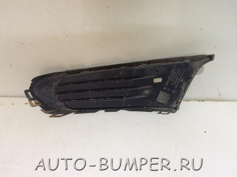 VW Polo 2011- Решетка ПТФ правая  6RU853666C