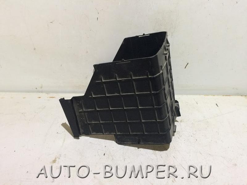 VW Passat 2005- Корпус аккумулятора 3C0915335