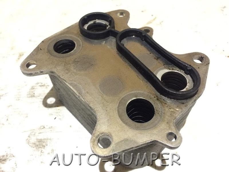 Audi / VW / Skoda Радиатор масляный 03L117021C