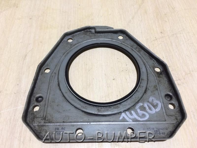 Audi / VW/ Skoda Крышка коленвала задняя 06H103171A
