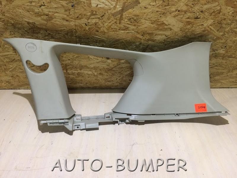 Mitsubishi Outlander XL 2006- Обшивка задней форточки правая 7230A052HA