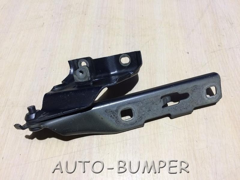 Audi A4 2007-;A4 Allroad 2010- Петля капота левая 8K0823301D