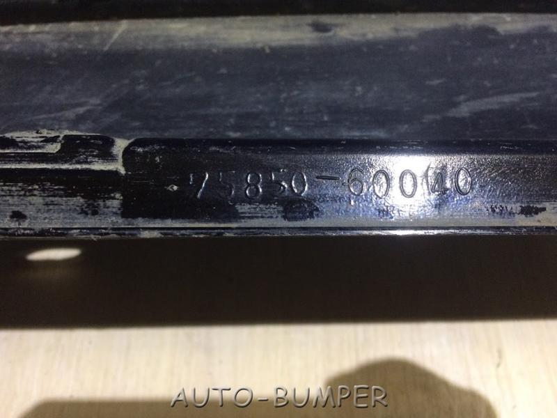 Toyota Land Cruiser (200) 2008- Накладка порога правая  7585060040, 75850-60040-A1
