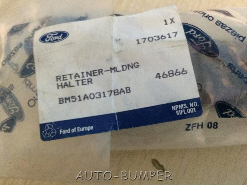 Ford  Focus 3 2011- Держатель молдинга лобового стекла правый 1703617 BM51A03178AB