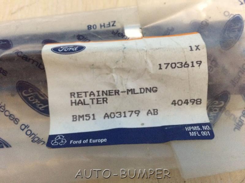 Ford  Focus 3 2011- Держатель молдинга лобового стекла левый 1703619, BM51A03179AB