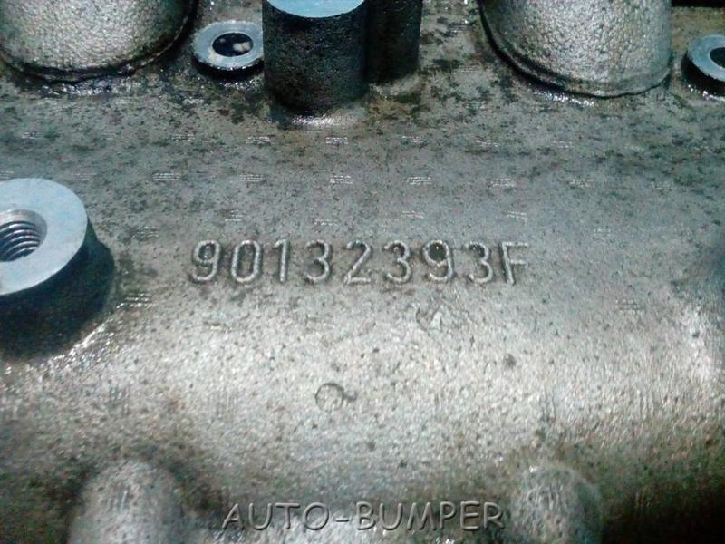 Chrysler Voyager крышка ГБЦ с распредвалами 90132393F, 5139867AA, 05093897AB