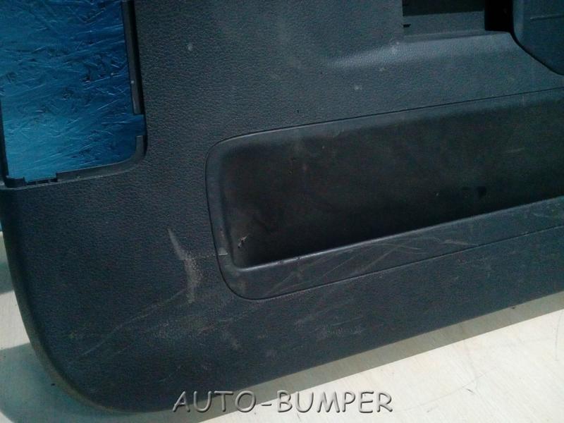 VW Touareg 2010- Обшивка крышки багажника 7P6867601A